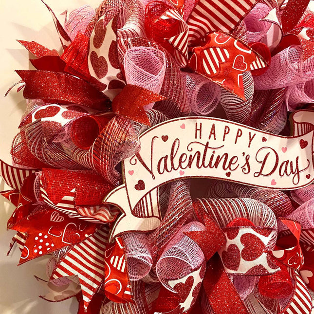 Valentine wreath front door decor holiday seasonal red and white Valentine living room decoration for new home decor for February